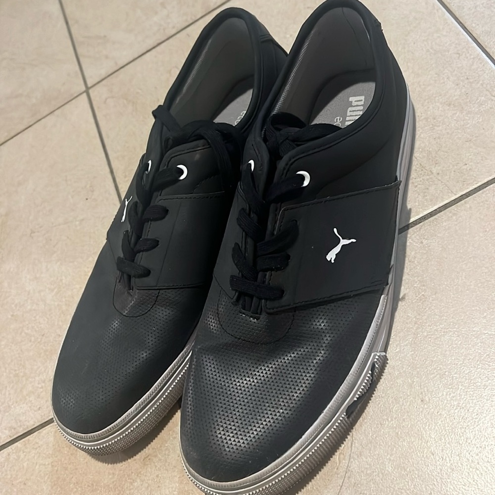 Gently used men’s puma sneakers, size 12